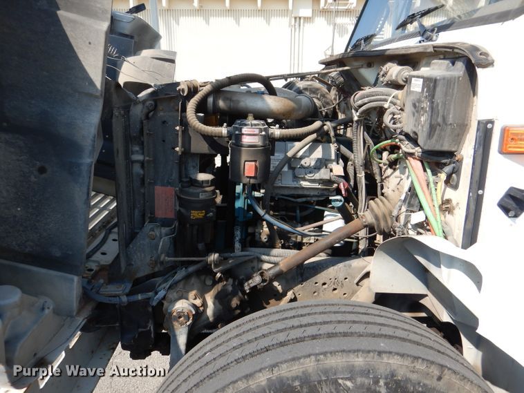 image for item DL3081 2002 International 4900  bucket truck