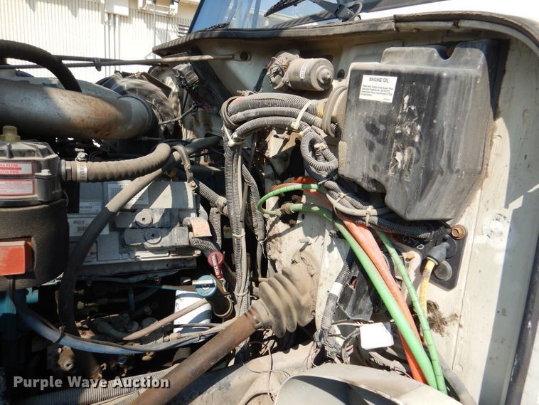 image for item DL3081 2002 International 4900  bucket truck