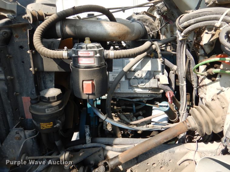 image for item DL3081 2002 International 4900  bucket truck