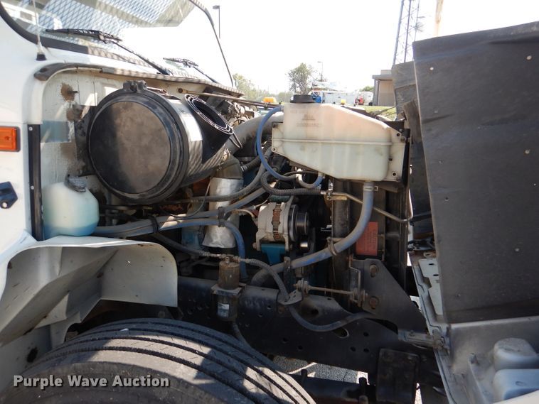 image for item DL3081 2002 International 4900  bucket truck