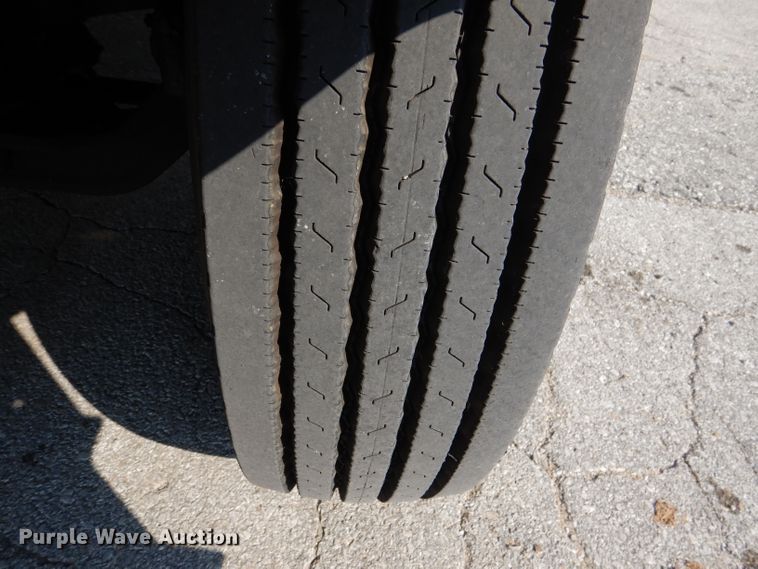 image for item DL3081 2002 International 4900  bucket truck