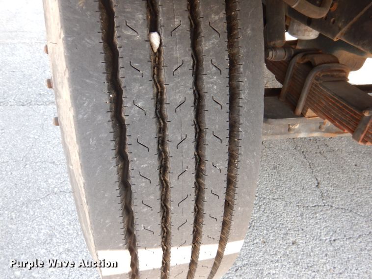 image for item DL3081 2002 International 4900  bucket truck