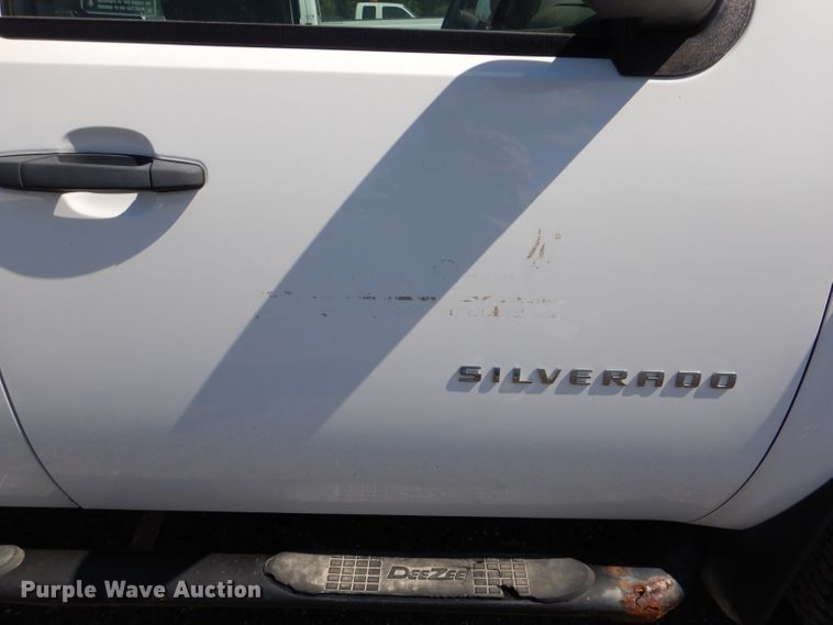 image for item DL3126 2011 Chevrolet Silverado 1500  Crew Cab pickup truck