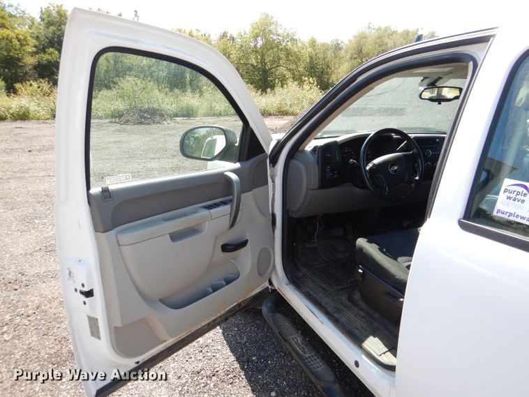 image for item DL3126 2011 Chevrolet Silverado 1500  Crew Cab pickup truck