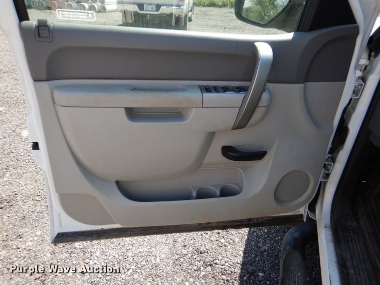 image for item DL3126 2011 Chevrolet Silverado 1500  Crew Cab pickup truck