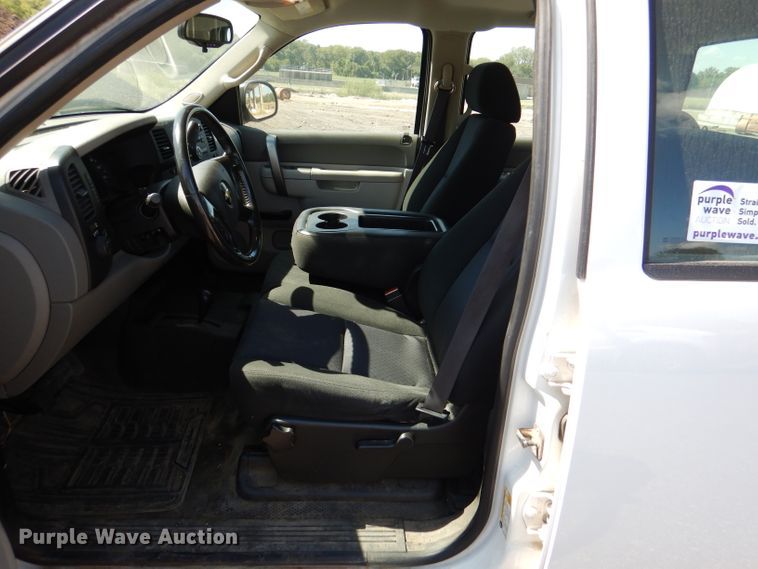 image for item DL3126 2011 Chevrolet Silverado 1500  Crew Cab pickup truck