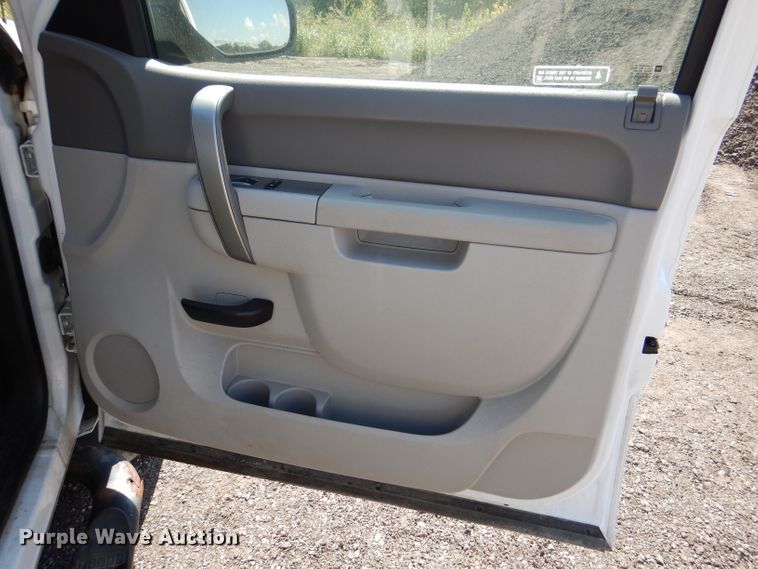 image for item DL3126 2011 Chevrolet Silverado 1500  Crew Cab pickup truck