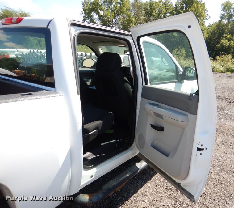 image for item DL3126 2011 Chevrolet Silverado 1500  Crew Cab pickup truck