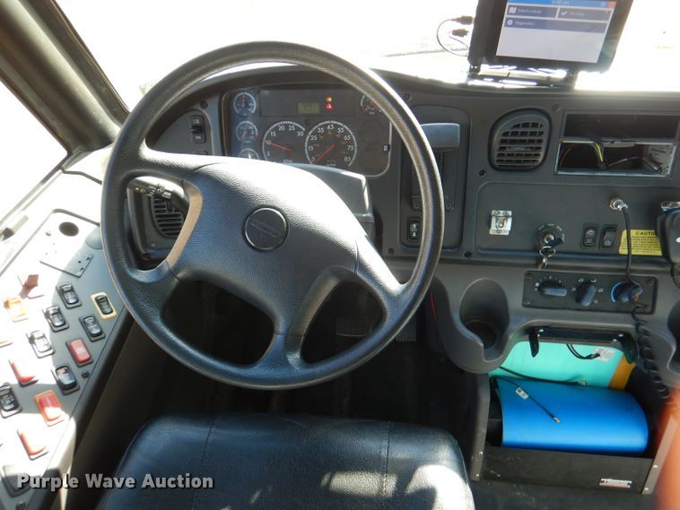 image for item DL3144 2011 Thomas Built Saf-T-Liner  school bus