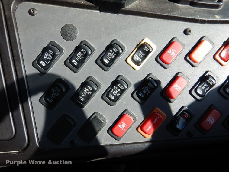 image for item DL3144 2011 Thomas Built Saf-T-Liner  school bus