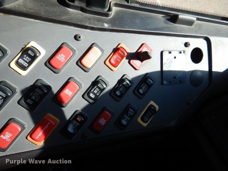 image for item DL3144 2011 Thomas Built Saf-T-Liner  school bus