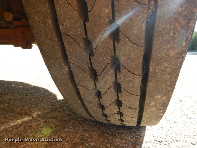 image for item DL3144 2011 Thomas Built Saf-T-Liner  school bus