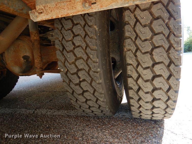 image for item DL3144 2011 Thomas Built Saf-T-Liner  school bus