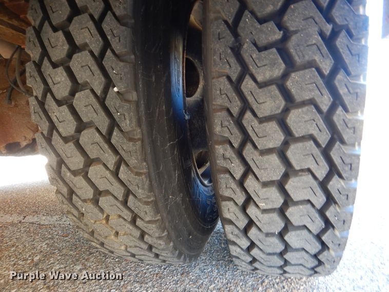 image for item DL3144 2011 Thomas Built Saf-T-Liner  school bus