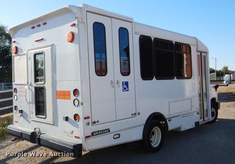 image for item DM5111 2014 Ford Econoline E450  shuttle bus