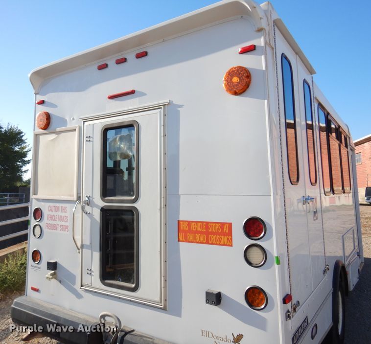 image for item DM5111 2014 Ford Econoline E450  shuttle bus