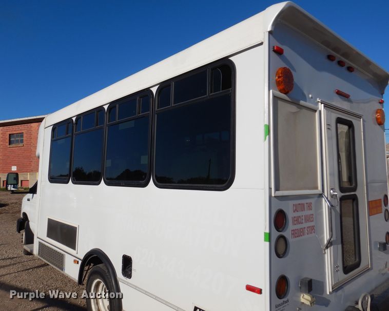 image for item DM5111 2014 Ford Econoline E450  shuttle bus