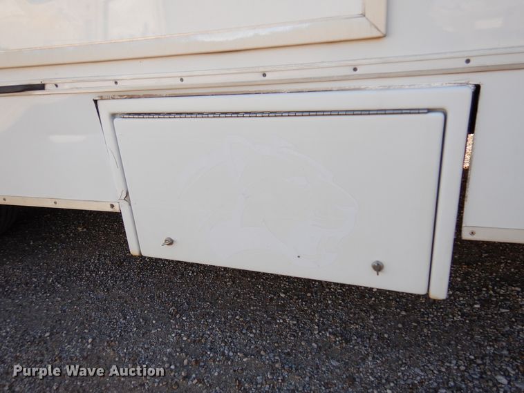 image for item DM5111 2014 Ford Econoline E450  shuttle bus