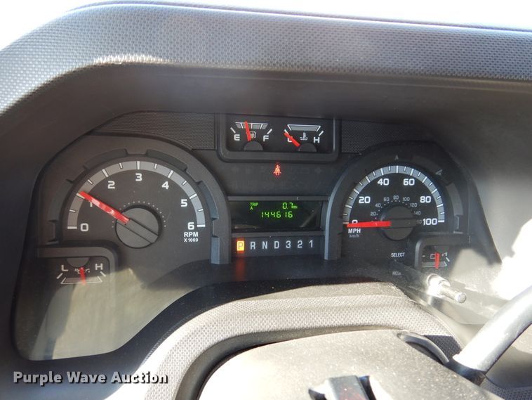 image for item DM5111 2014 Ford Econoline E450  shuttle bus