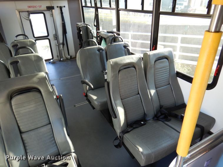 image for item DM5111 2014 Ford Econoline E450  shuttle bus