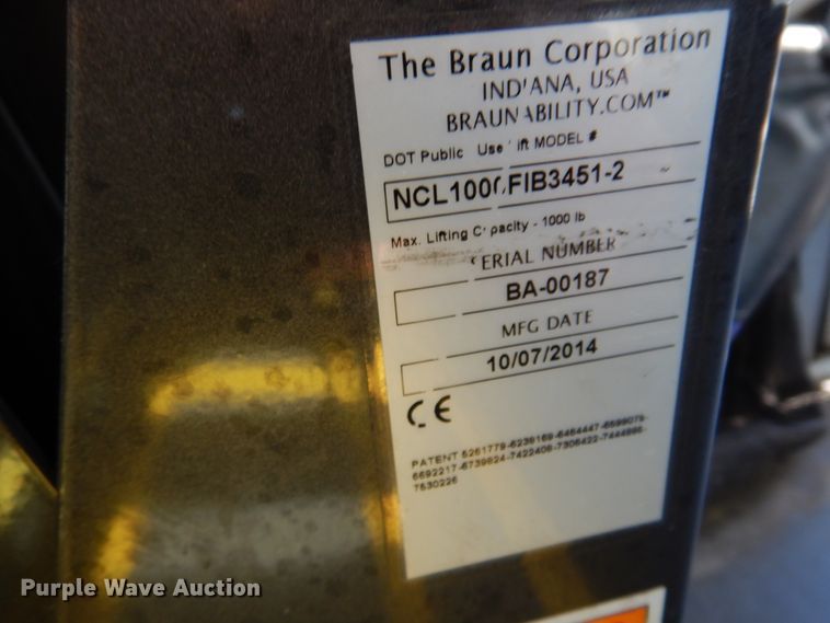 image for item DM5111 2014 Ford Econoline E450  shuttle bus