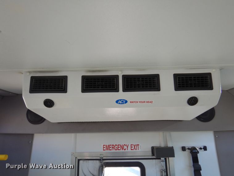 image for item DM5111 2014 Ford Econoline E450  shuttle bus