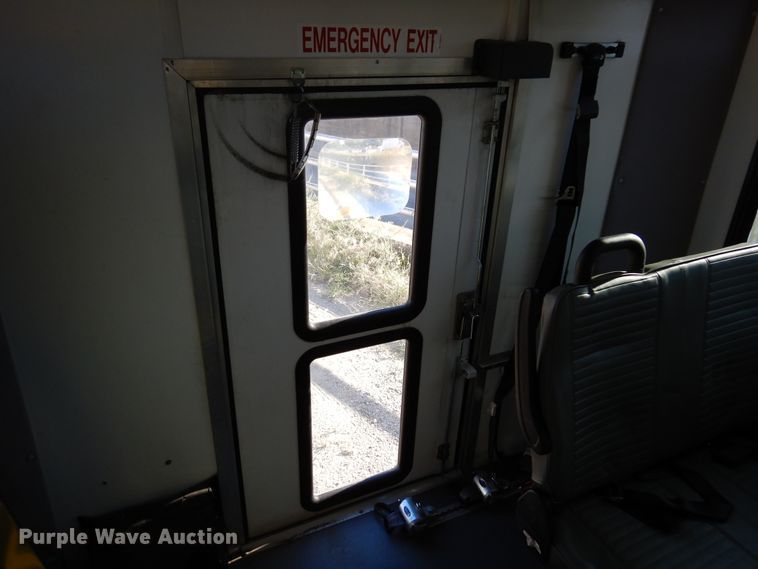 image for item DM5111 2014 Ford Econoline E450  shuttle bus