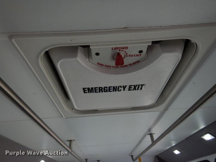 image for item DM5111 2014 Ford Econoline E450  shuttle bus