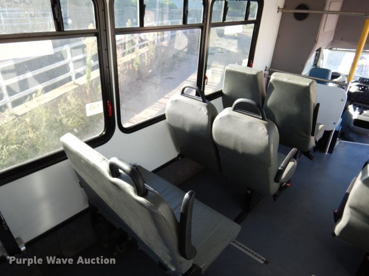 image for item DM5111 2014 Ford Econoline E450  shuttle bus