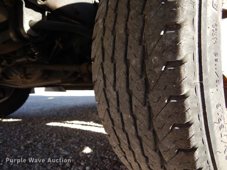 image for item DM5111 2014 Ford Econoline E450  shuttle bus