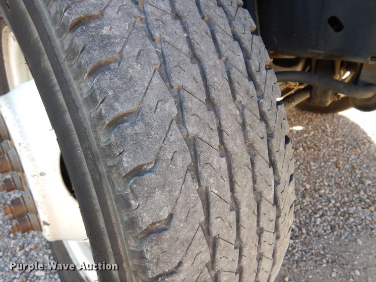 image for item DM5111 2014 Ford Econoline E450  shuttle bus