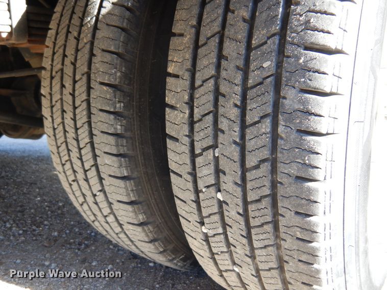 image for item DM5111 2014 Ford Econoline E450  shuttle bus