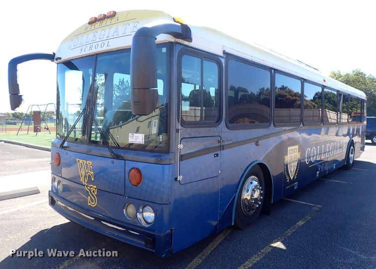 image for item DN2117 2007 Thomas  coach bus