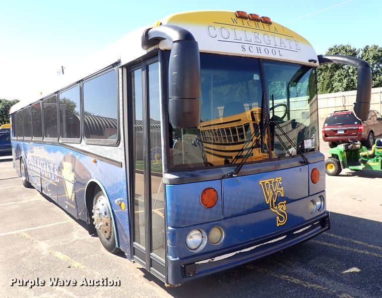 image for item DN2117 2007 Thomas  coach bus