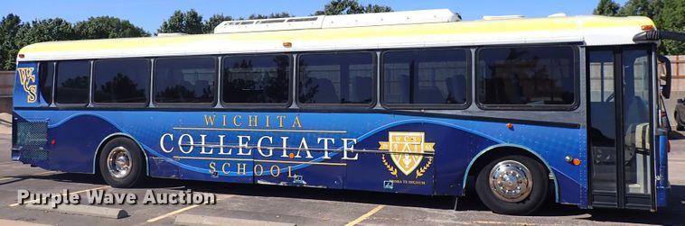 image for item DN2117 2007 Thomas  coach bus