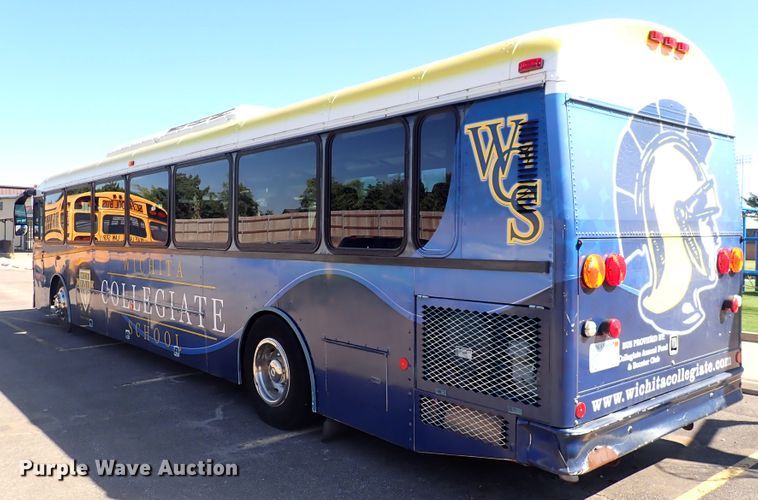 image for item DN2117 2007 Thomas  coach bus