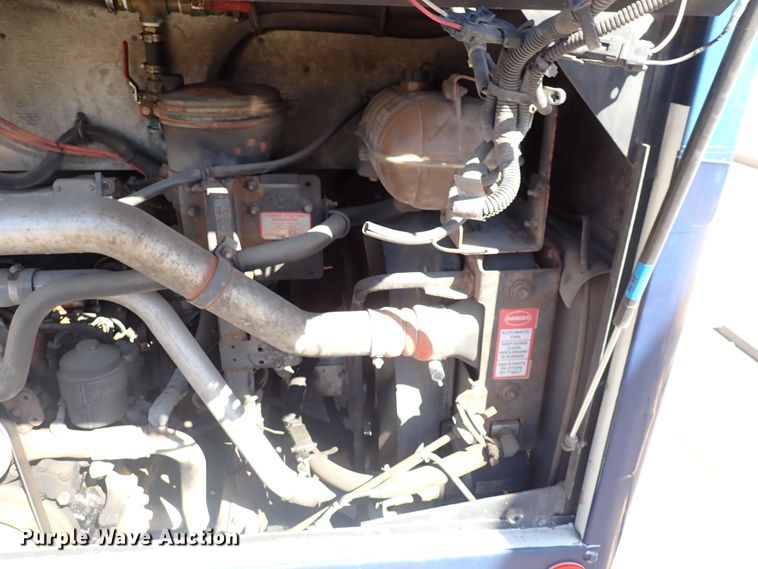 image for item DN2117 2007 Thomas  coach bus