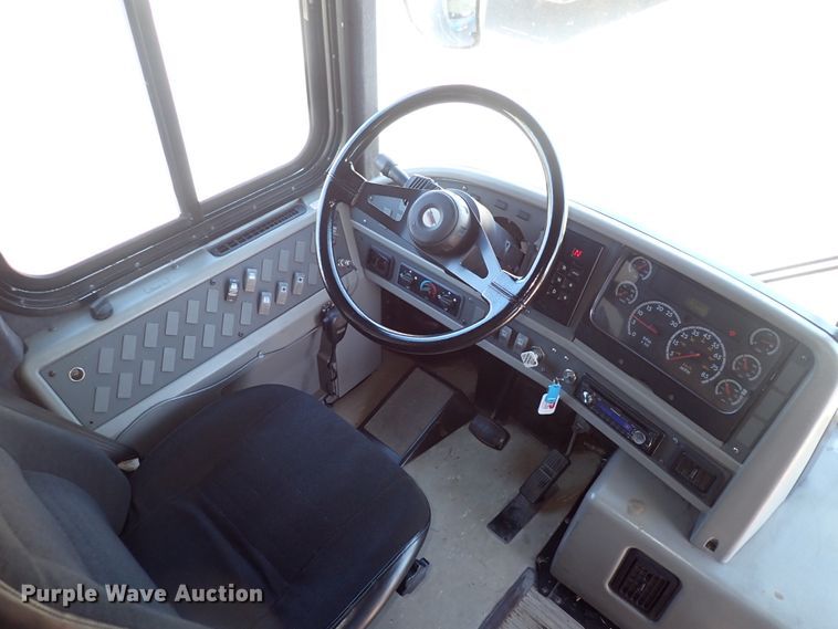 image for item DN2117 2007 Thomas  coach bus