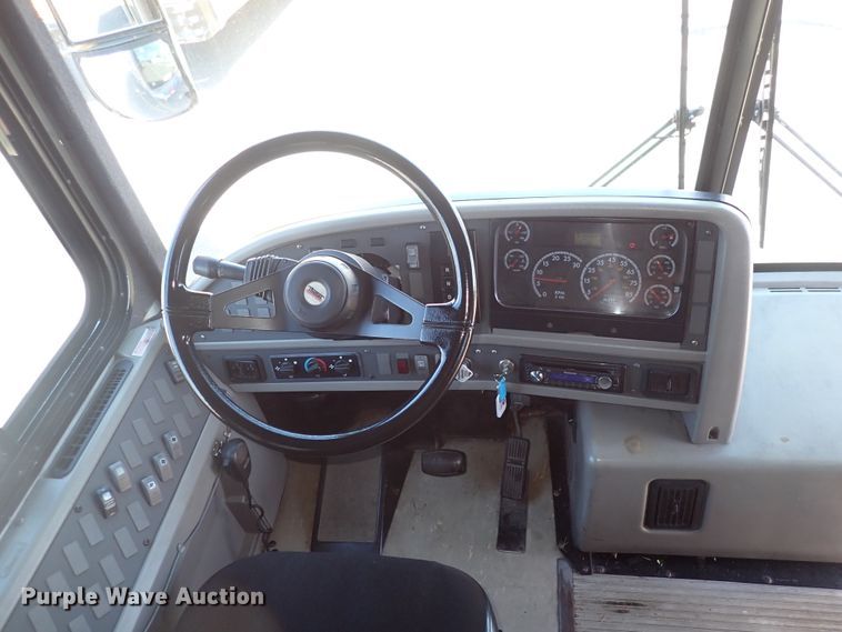 image for item DN2117 2007 Thomas  coach bus