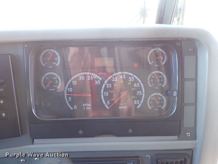 image for item DN2117 2007 Thomas  coach bus