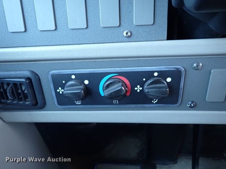 image for item DN2117 2007 Thomas  coach bus