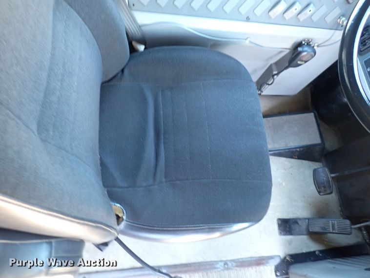 image for item DN2117 2007 Thomas  coach bus