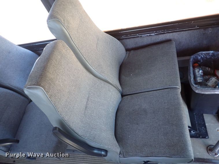 image for item DN2117 2007 Thomas  coach bus