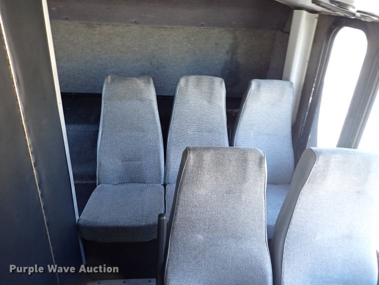 image for item DN2117 2007 Thomas  coach bus