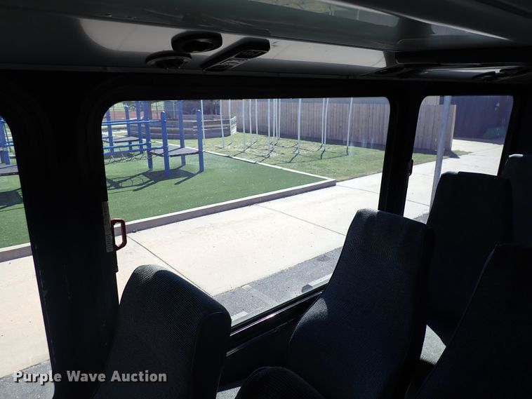 image for item DN2117 2007 Thomas  coach bus