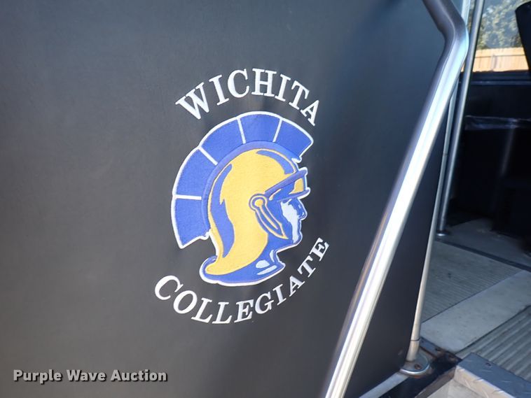 image for item DN2117 2007 Thomas  coach bus