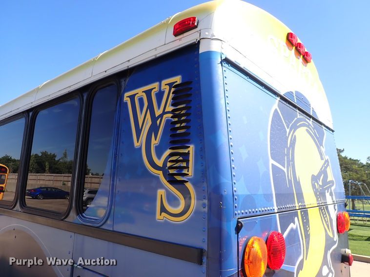 image for item DN2117 2007 Thomas  coach bus