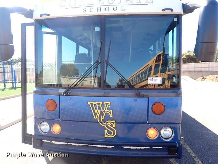 image for item DN2117 2007 Thomas  coach bus