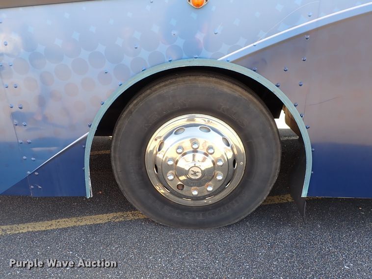 image for item DN2117 2007 Thomas  coach bus