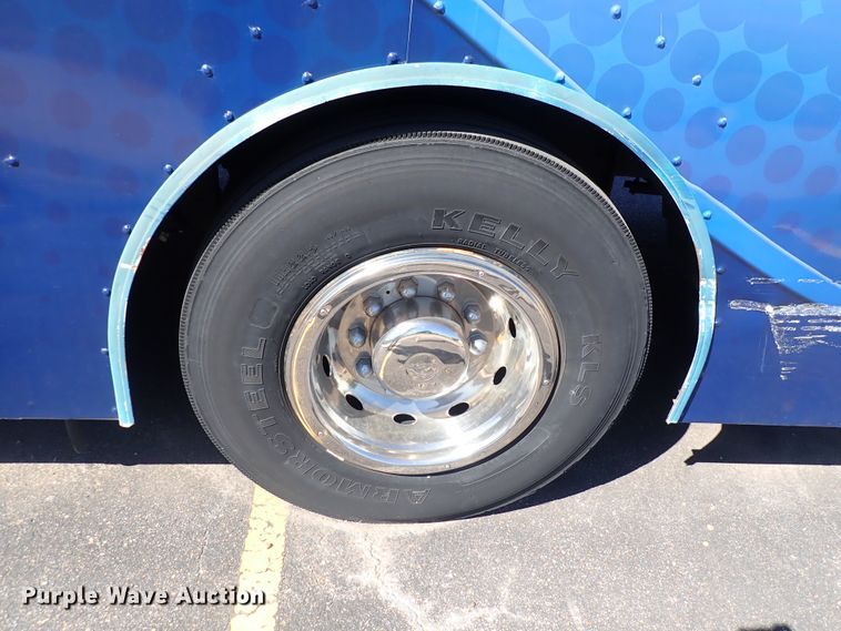 image for item DN2117 2007 Thomas  coach bus